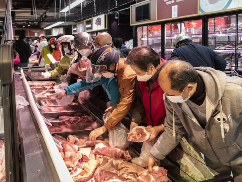 Shanghai’s frozen meat, seafood imports stall on port congestion