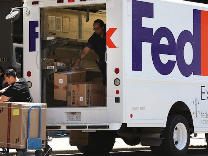 FedEx to start next-day delivery for orders as late as midnight