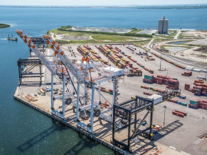 https://www.ajot.com/images/uploads/article/627-post-panamax-cranes-tampa.jpg