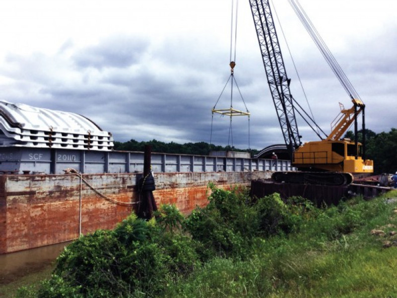 Mississippi Barge Backup Stalls Millions of Tons of Cargo