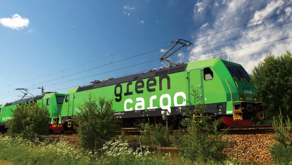 https://www.ajot.com/images/uploads/article/638-green-cargo-double-stack-rail.jpg