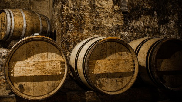 https://www.ajot.com/images/uploads/article/649-wine-barrels.jpg