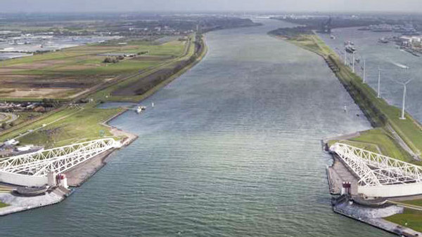 https://www.ajot.com/images/uploads/article/691-rotterdam-barriers-aerial.jpg