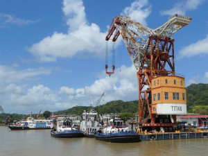 https://www.ajot.com/images/uploads/article/713-panama-canal-crane.jpg