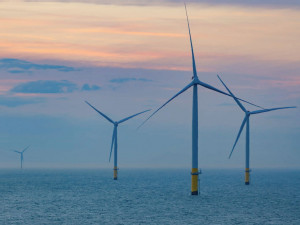 https://www.ajot.com/images/uploads/article/718-siemens-gamesa-orsted-wind-turbines.jpg