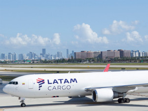 https://www.ajot.com/images/uploads/article/758-latam-plane.jpg