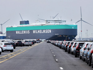 https://www.ajot.com/images/uploads/article/766-wallenius-wihelmsen-ro-ro-at-port.jpg