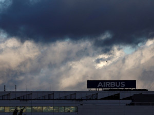 Eutelsat announces contract with Airbus for 100 satellites