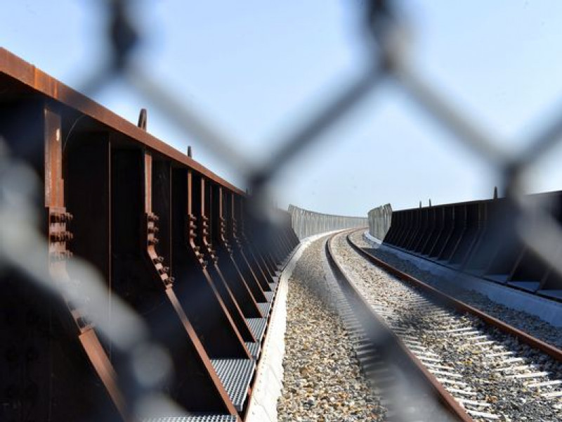 Rail Crunch Leaves Oil, Wheat Stranded Out on Canada’s Prairies