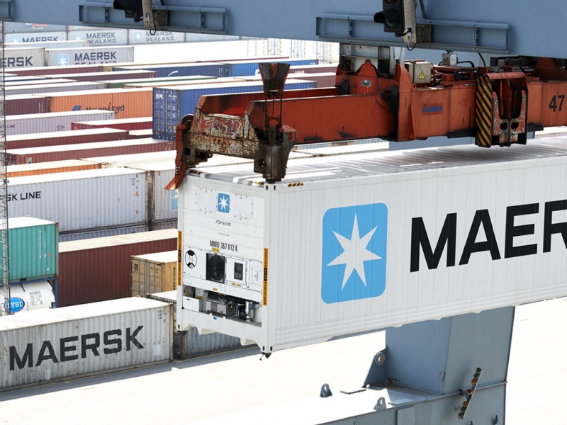 Maersk is said to weigh sale of $1 billion cold container unit