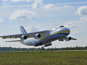 https://www.ajot.com/images/uploads/article/Antonov-takeoff-AN-124-100M.jpeg