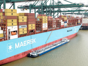 https://www.ajot.com/images/uploads/article/Antwerp_Maersk.jpg