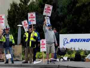 Boeing halts talks, withdraws pay offer to striking union