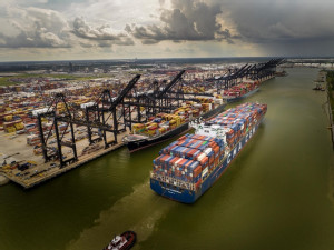 https://www.ajot.com/images/uploads/article/Bayport_Container_Terminal_2.jpg