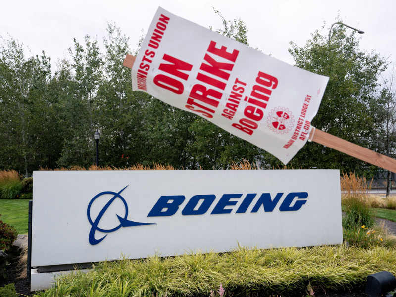 Boeing, union negotiators set to resume talks on Wednesday