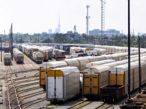 Unifor’s Canadian National Railway members vote for strike authorization