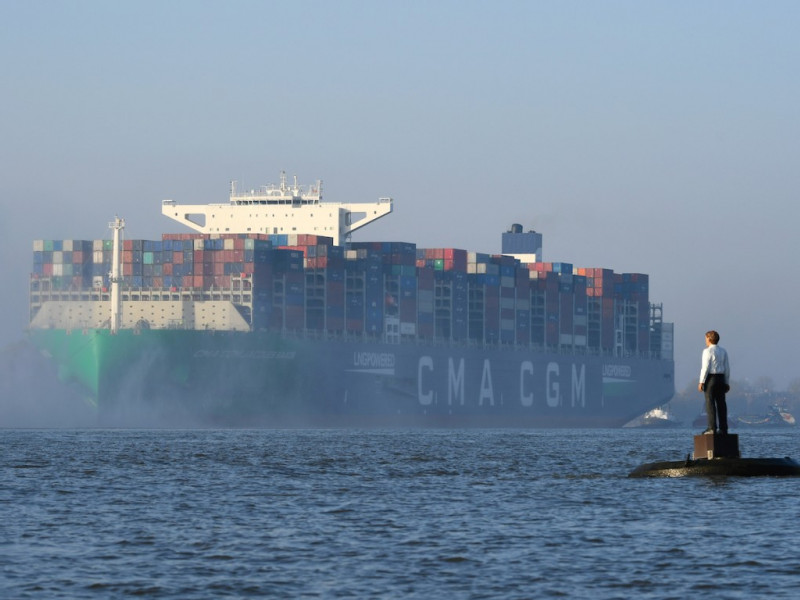 World’s largest LNG containership makes first call in Hamburg