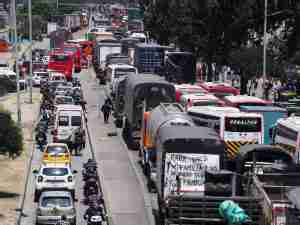 Colombian government reaches deal with truckers to suspend road blockades