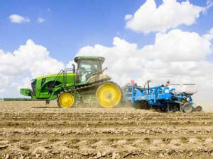 https://www.ajot.com/images/uploads/article/DF-crop-20170412-drone-planting-soybeans-055.jpg