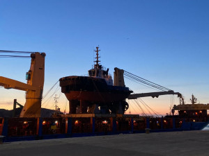 https://www.ajot.com/images/uploads/article/Damen-delivers-ASD-Tug-2312-to-Iskes-in-IJmuiden.jpg