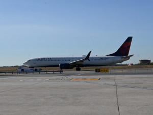 At JFK, preparations under way for ‘super plane tug’