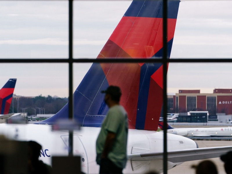 Delta cancels 700 flights as tech meltdown fallout continues