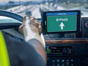 Drivewyze and EZ LYNK partner to bring weigh station bypass to EZ LYNK ELD customers