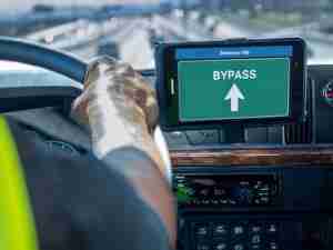 Drivewyze and EZ LYNK partner to bring weigh station bypass to EZ LYNK ELD customers