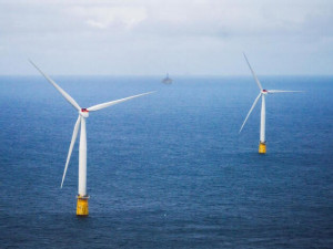 https://www.ajot.com/images/uploads/article/EQUINOR-WINDPOWER-FLOATING.JPG