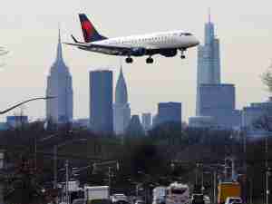 Delta forecasts strongest profit in its 100-year history