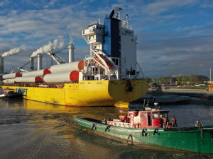 https://www.ajot.com/images/uploads/article/GLSP-St-Lawrence-Seaway-Active-with-International-Shipments-Moving-Global-Supply-Chain_.JPG