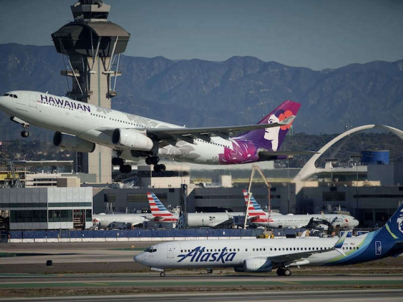 Alaska Air-Hawaiian deal closer as DOJ ends antitrust review