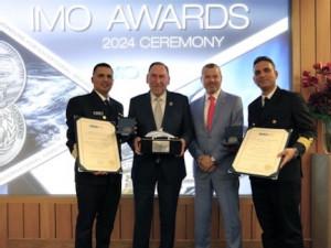 Tanker and tugboat crews receive 2024 IMO Bravery Award