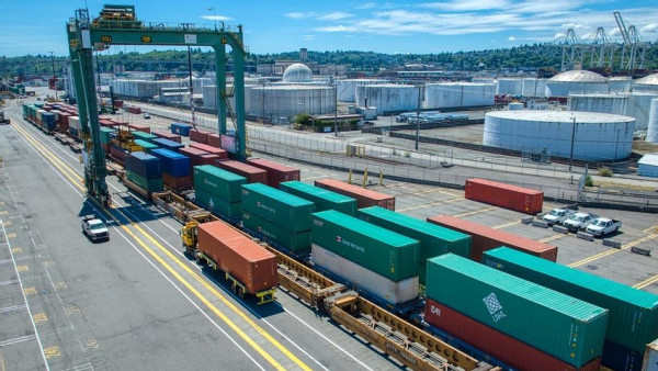 https://www.ajot.com/images/uploads/article/Inland_Point_Intermodal_%28IPI%29_.jpg