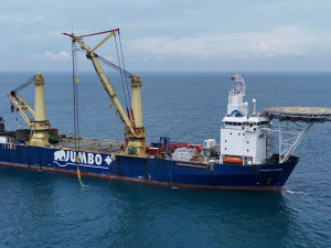 https://www.ajot.com/images/uploads/article/Jumbo-Offshore_Yunlin-MP-Removal-4.jpg