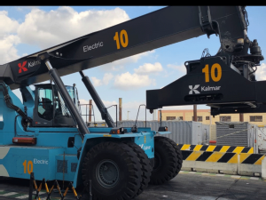 Kalmar’s electric reach-stacker helping APM Terminals progress towards net zero at SCCT in Egypt