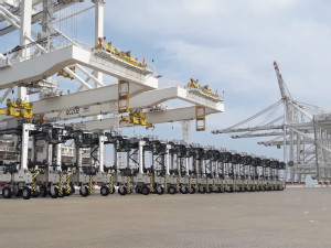 Kalmar and APM Terminals reinforce long-term collaboration with new straddle carrier order