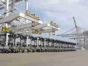 Kalmar and APM Terminals reinforce long-term collaboration with new straddle carrier order