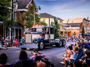 https://www.ajot.com/images/uploads/article/Kenworth_parade.jpg