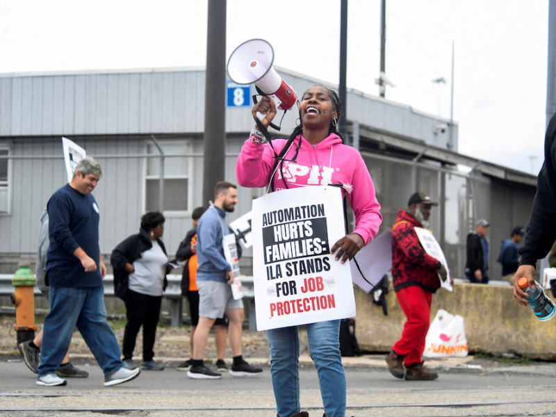 US port labor talks resume with spotlight on automation