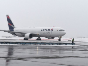 https://www.ajot.com/images/uploads/article/LATAM-Cargo-Chicago.jpg