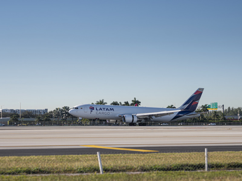 LATAM announces third weekly frequency on the Miami-São José dos Campos cargo route