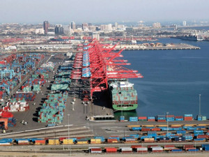 https://www.ajot.com/images/uploads/article/LB-Hanjin-Terminal.jpg