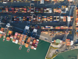 https://www.ajot.com/images/uploads/article/La_Spezia_Container_Terminal.jpg