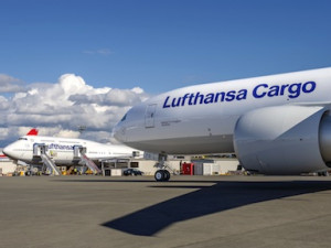 https://www.ajot.com/images/uploads/article/Lufthansa_Cargo_Boeing_777F_DALFD.jpg