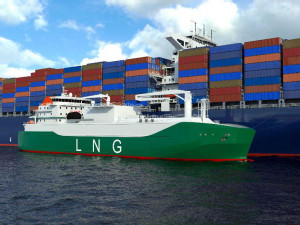 https://www.ajot.com/images/uploads/article/MOL-LNG-Bunkering-Vessel-supplying-containership.jpg