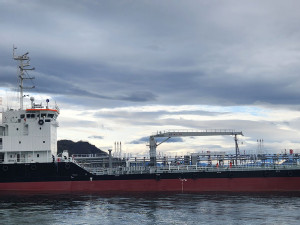 https://www.ajot.com/images/uploads/article/Methanol-Bunkering-Tanker%2C-MT-Maple.jpg