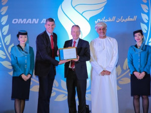 https://www.ajot.com/images/uploads/article/Oman_Air_Cargo_Award_Ceremony.jpg