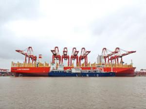 PIL and SSES complete the inaugural LNG bunkering of PIL’s first LNG dual-fuel 14,000 TEU container ship