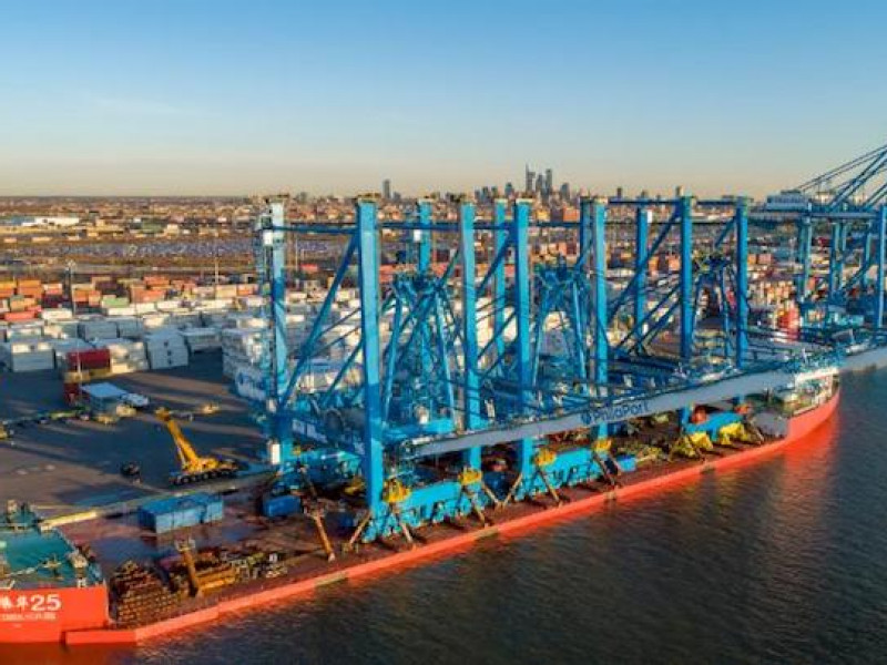 PhilaPort receives second wave of super post-Panamax cranes